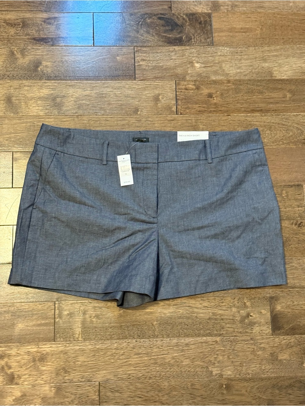 Ann Taylor 4.5 inch shorts color grey NWT